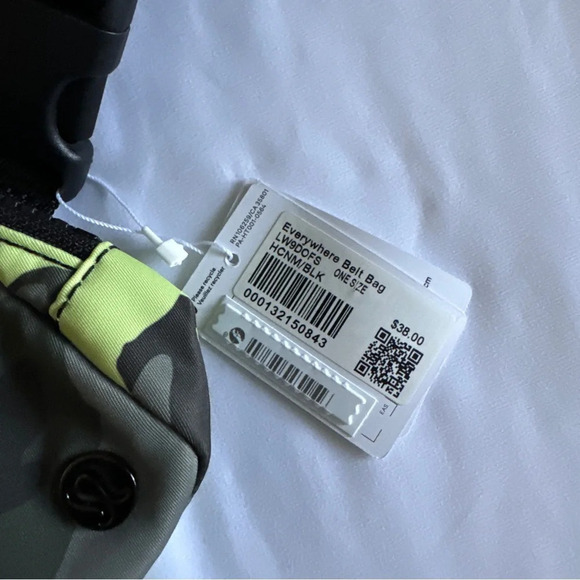 🆕 Lululemon OG Everywhere Belt Bag - Heritage Camo Neo Mint Multi - Picture 5 of 6